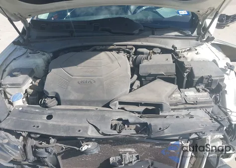 2017 Kia Cadenza Premium из США, поврежденный, VIN KNALC4J1XH5069695